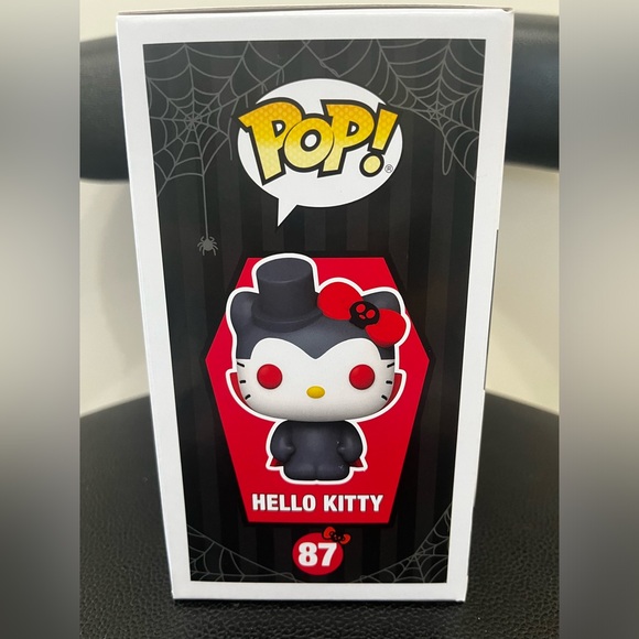 Hot Topic Exclusive Hello Kitty Dracula Funko Pop - Picture 4 of 5